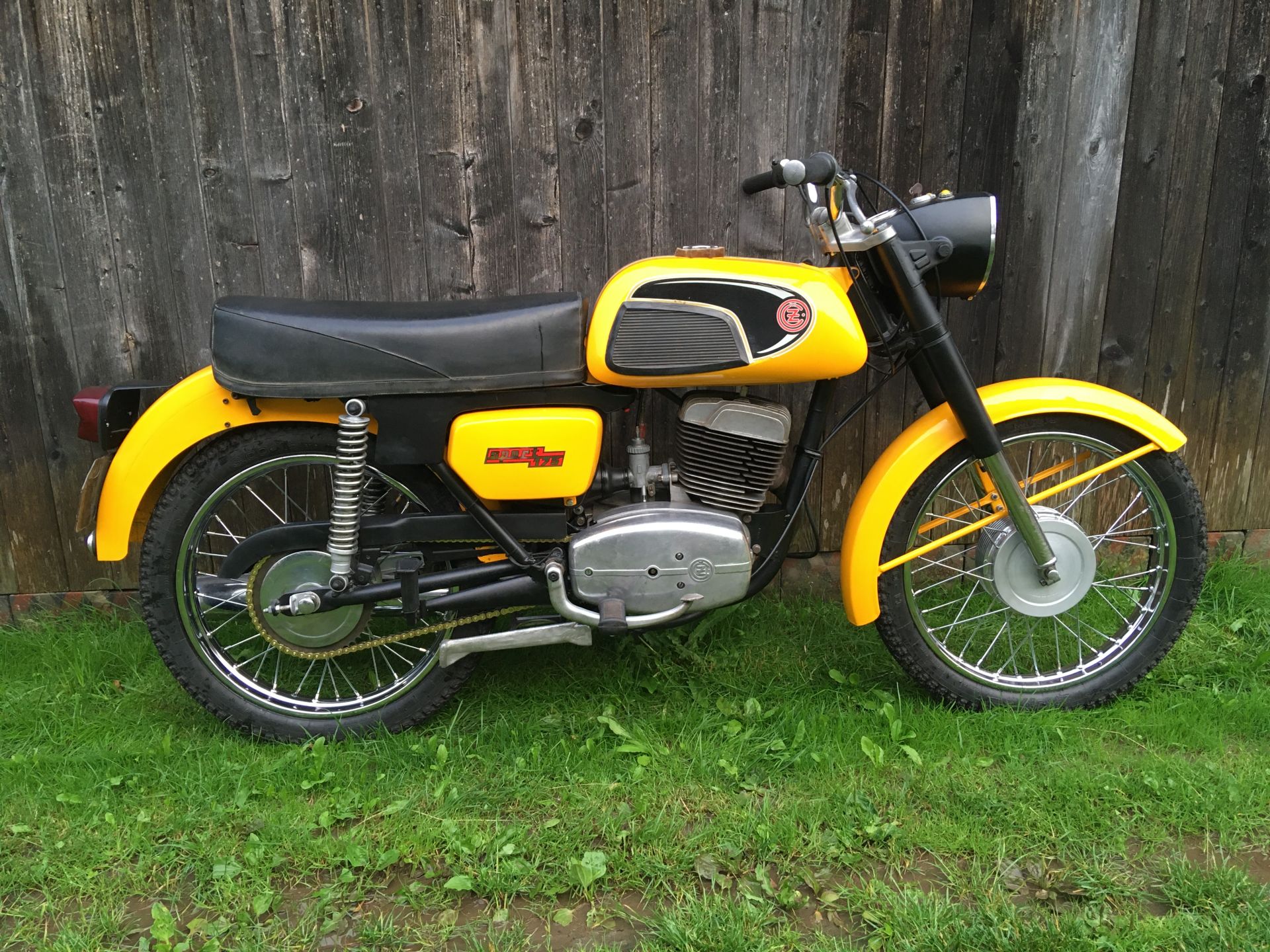 z-175-477-r-1971-galerie-remoz-opravy-a-renovace-motocykl