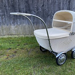 Proutěný kočárek - částečná renovace
