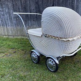 Proutěný kočárek - částečná renovace