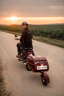 Přívěsný vozík PAV 40