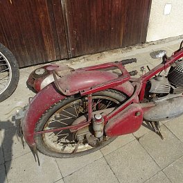 Jawa 250/11 Pérák "ZBROJOVKA"