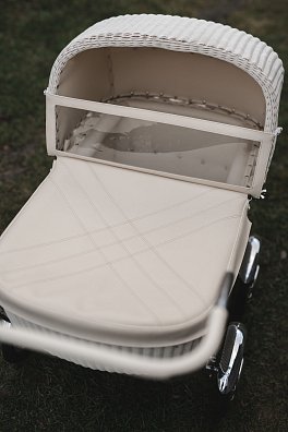 Proutěný kočárek - částečná renovace