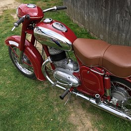 Jawa 250/353 Kývačka