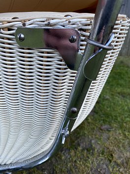 Proutěný kočárek - částečná renovace