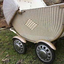 Proutěný kočárek - částečná renovace