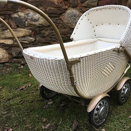Proutěný kočárek - částečná renovace