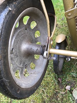 Proutěný kočárek - částečná renovace