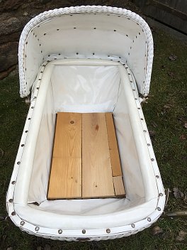 Proutěný kočárek - částečná renovace